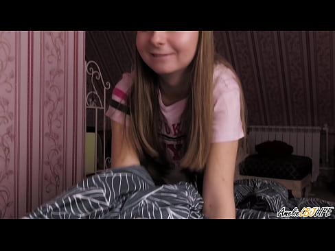 ❤️ Бландынка глыбока адсмоктвае сяброўку і атрымлівае сперму ў рот Сэкс-відэа у нас